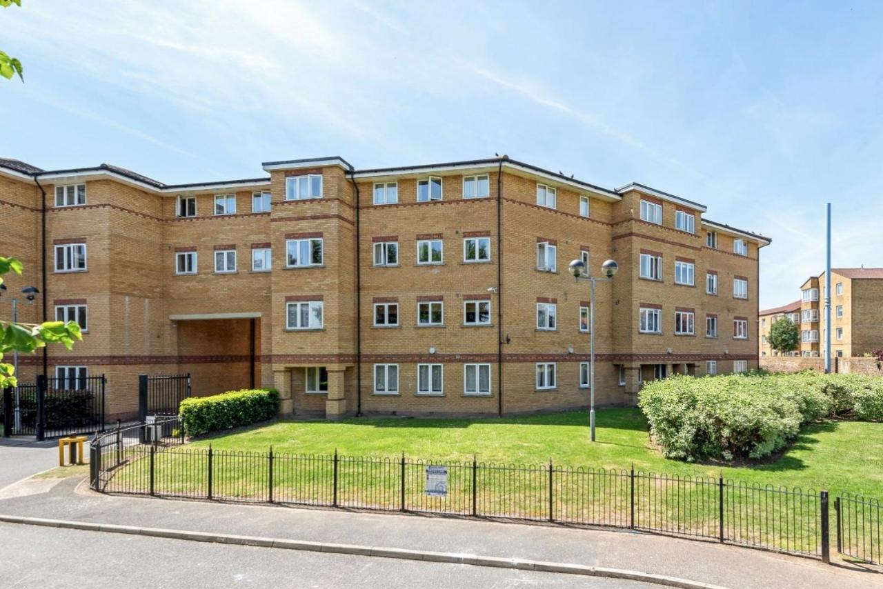 2 Bed Flat, Dedicated Workspace, Parking, 4Ktv London Eksteriør billede