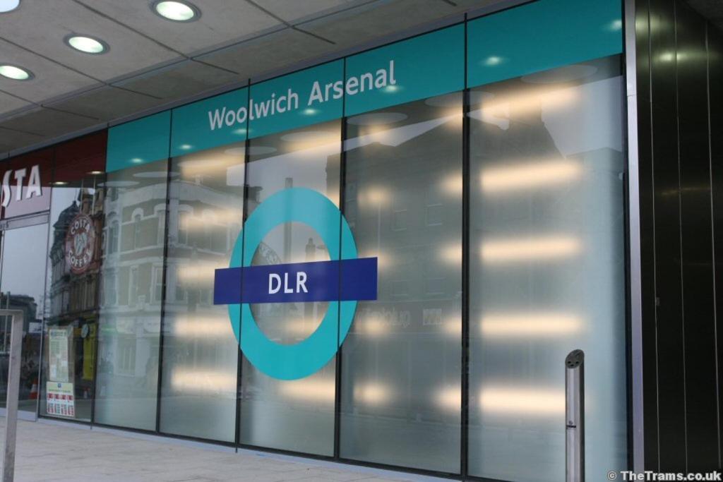 2 Bed Flat, Dedicated Workspace, Parking, 4Ktv London Eksteriør billede