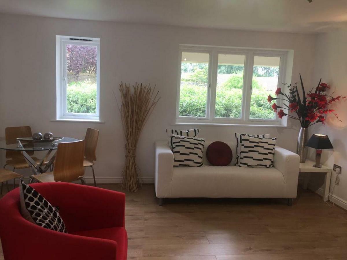 2 Bed Flat, Dedicated Workspace, Parking, 4Ktv London Eksteriør billede